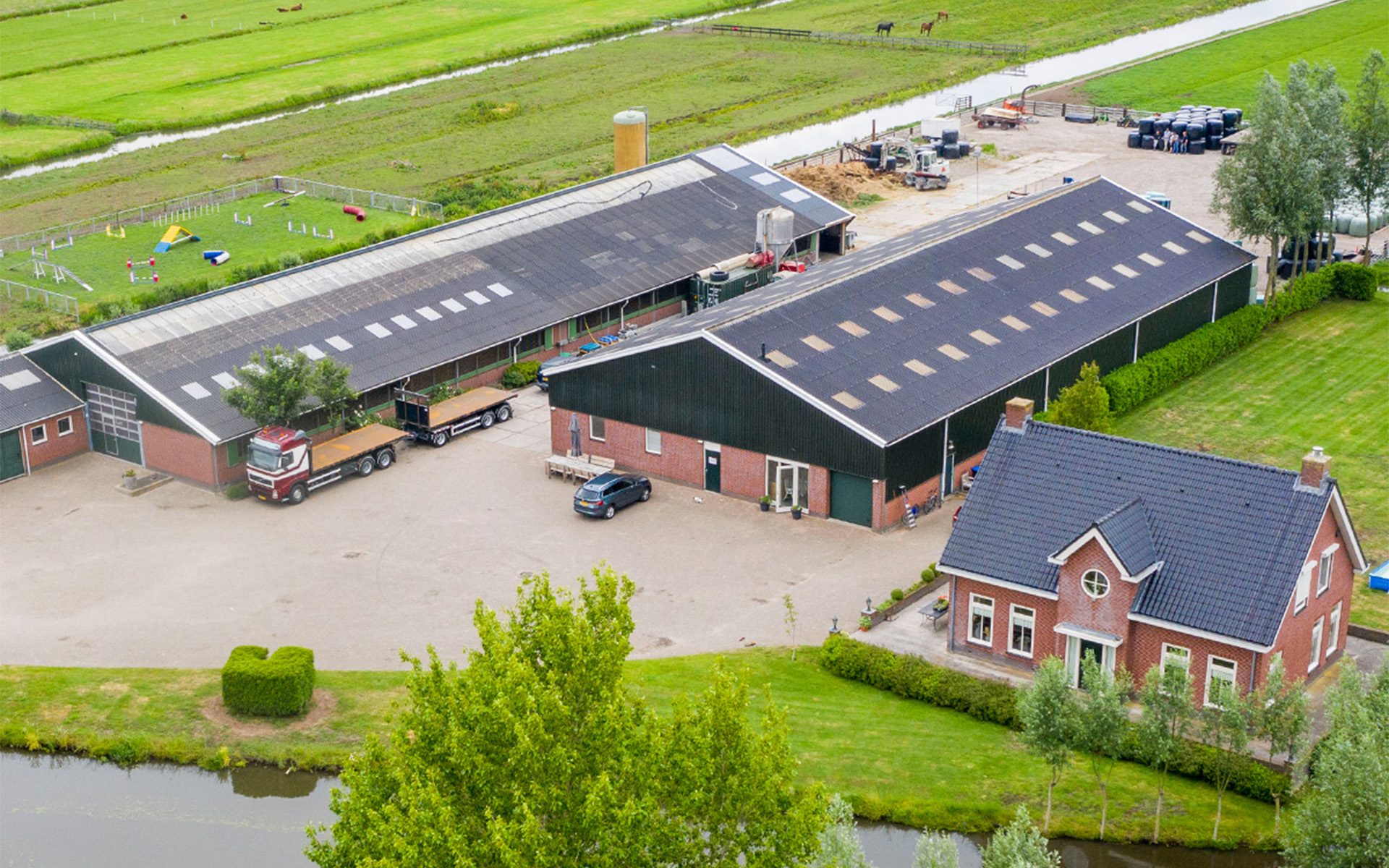 De Molswaerd · Melkgeitenbedrijf · Milieubewust ondernemer op een van de mooiste plekjes in nederland.